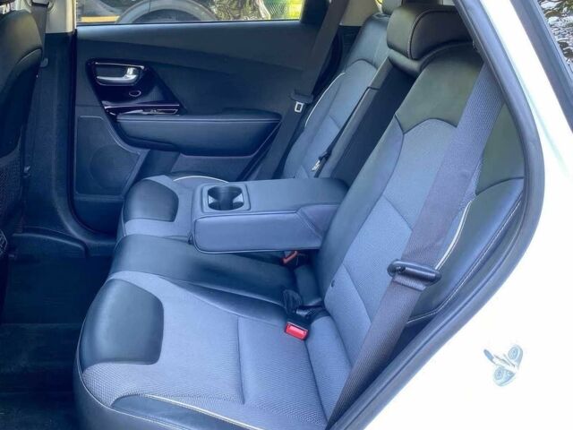 Белый Киа Niro, объемом двигателя 0 л и пробегом 31 тыс. км за 13000 $, фото 14 на Automoto.ua