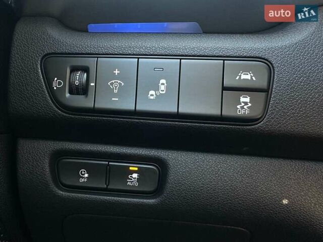 Білий Кіа Niro, об'ємом двигуна 0 л та пробігом 31 тис. км за 24800 $, фото 43 на Automoto.ua