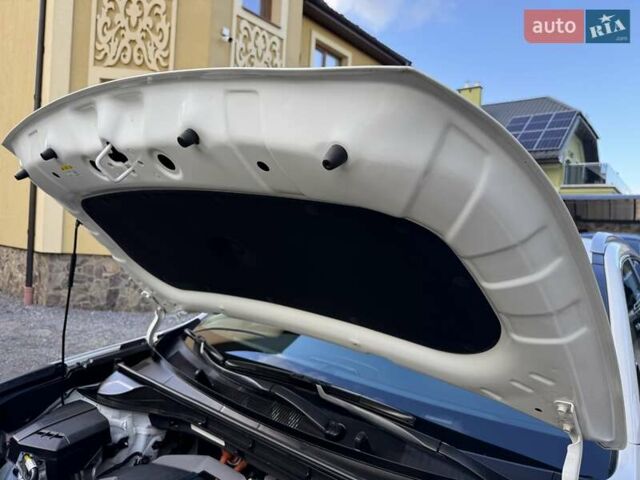 Белый Киа Niro, объемом двигателя 0 л и пробегом 94 тыс. км за 21900 $, фото 53 на Automoto.ua