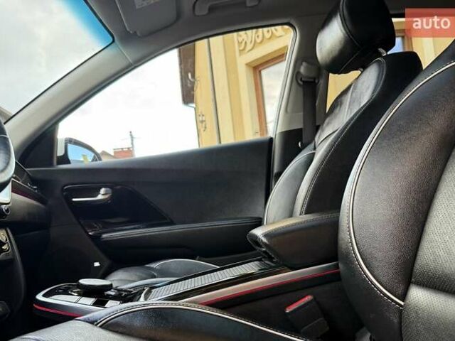 Белый Киа Niro, объемом двигателя 0 л и пробегом 94 тыс. км за 21900 $, фото 82 на Automoto.ua