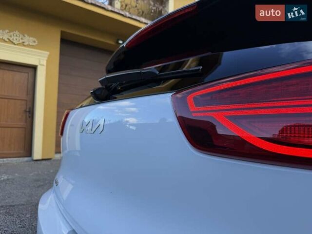 Белый Киа Niro, объемом двигателя 0 л и пробегом 94 тыс. км за 21900 $, фото 39 на Automoto.ua