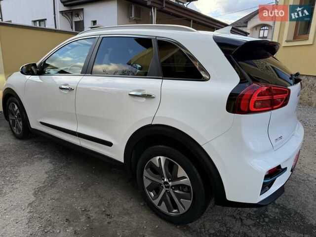 Белый Киа Niro, объемом двигателя 0 л и пробегом 94 тыс. км за 21900 $, фото 5 на Automoto.ua