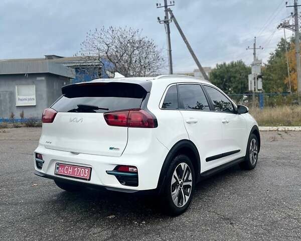 Кіа Niro 2022 у Кропивницькому (Кіровограді) на Automoto.ua Білий Кіа Niro, об'ємом двигуна 0 л та пробігом 68 тис. км за 20600 $, фото 3 на Automoto.ua