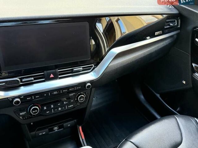 Белый Киа Niro, объемом двигателя 0 л и пробегом 94 тыс. км за 21900 $, фото 95 на Automoto.ua