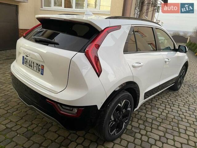Білий Кіа Niro, об'ємом двигуна 0 л та пробігом 90 тис. км за 25300 $, фото 8 на Automoto.ua