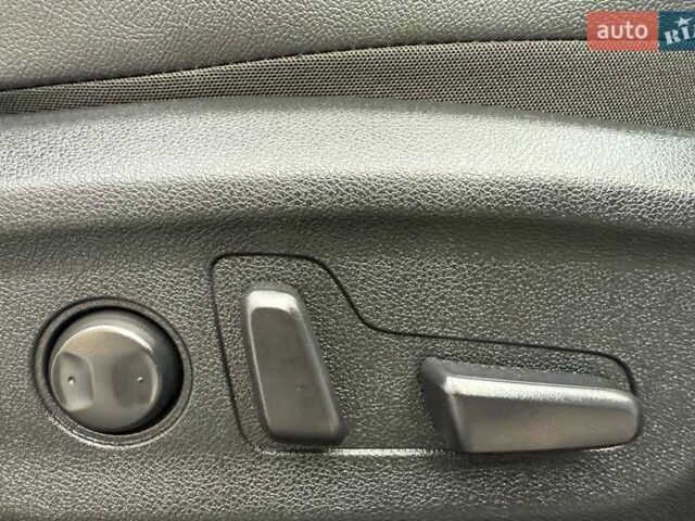 Белый Киа Niro, объемом двигателя 0 л и пробегом 94 тыс. км за 21900 $, фото 146 на Automoto.ua