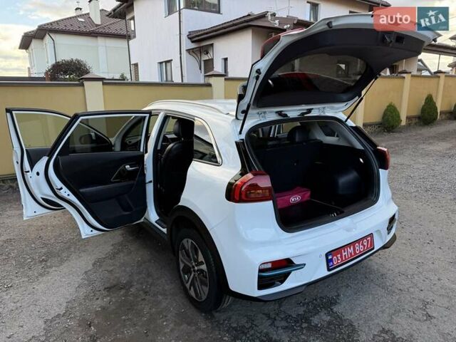 Белый Киа Niro, объемом двигателя 0 л и пробегом 94 тыс. км за 21900 $, фото 63 на Automoto.ua