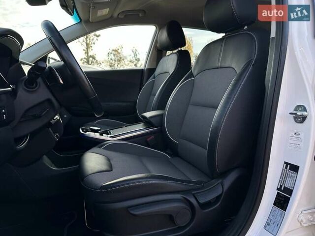 Білий Кіа Niro, об'ємом двигуна 0 л та пробігом 31 тис. км за 24800 $, фото 36 на Automoto.ua