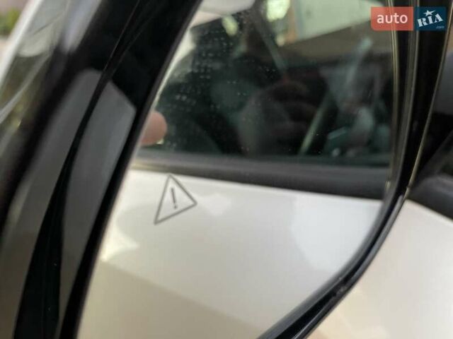 Білий Кіа Niro, об'ємом двигуна 0 л та пробігом 90 тис. км за 25300 $, фото 19 на Automoto.ua