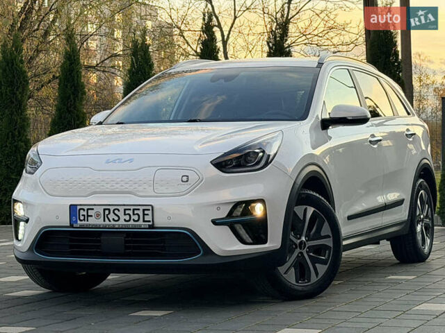Білий Кіа Niro, об'ємом двигуна 0 л та пробігом 30 тис. км за 24700 $, фото 4 на Automoto.ua