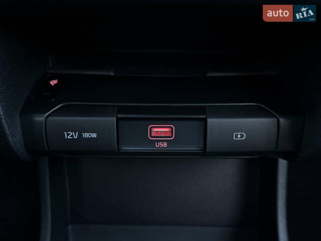 Белый Киа Niro, объемом двигателя 0 л и пробегом 44 тыс. км за 24900 $, фото 79 на Automoto.ua