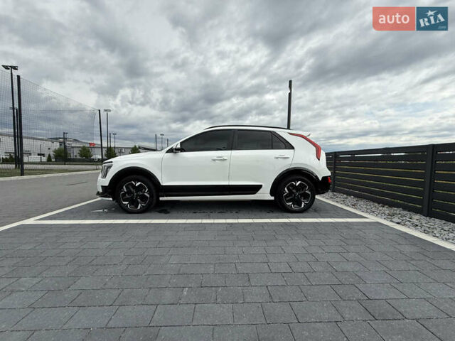Белый Киа Niro, объемом двигателя 0 л и пробегом 56 тыс. км за 24999 $, фото 6 на Automoto.ua