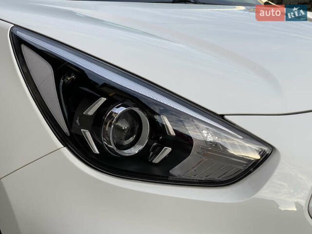 Белый Киа Niro, объемом двигателя 0 л и пробегом 21 тыс. км за 21999 $, фото 19 на Automoto.ua