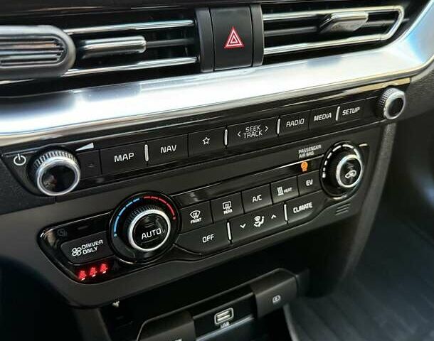 Белый Киа Niro, объемом двигателя 0 л и пробегом 94 тыс. км за 21900 $, фото 99 на Automoto.ua