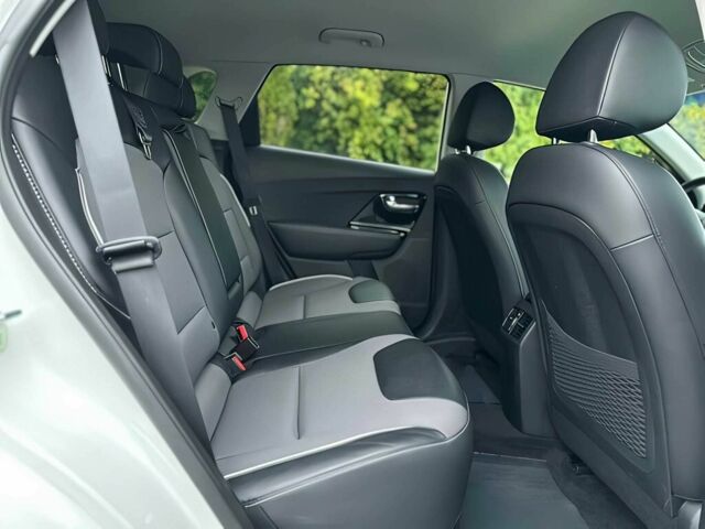 Белый Киа Niro, объемом двигателя 0 л и пробегом 10 тыс. км за 12500 $, фото 13 на Automoto.ua