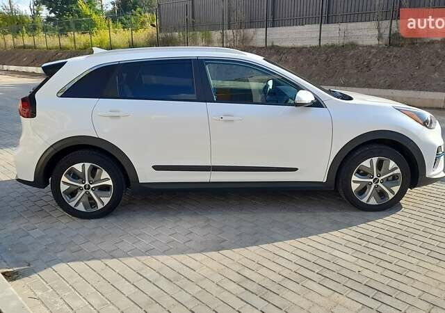 Белый Киа Niro, объемом двигателя 0 л и пробегом 131 тыс. км за 18600 $, фото 9 на Automoto.ua