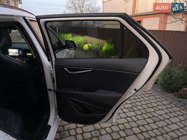 Білий Кіа Niro, об'ємом двигуна 0 л та пробігом 90 тис. км за 25300 $, фото 46 на Automoto.ua