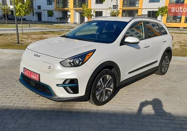 Белый Киа Niro, объемом двигателя 0 л и пробегом 131 тыс. км за 18600 $, фото 3 на Automoto.ua