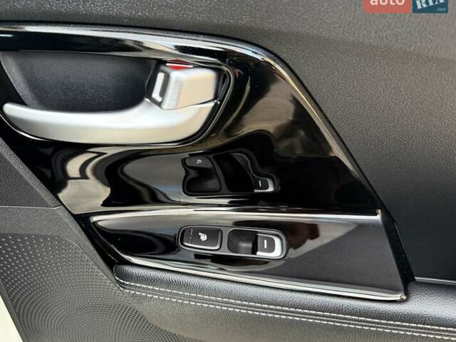 Белый Киа Niro, объемом двигателя 0 л и пробегом 94 тыс. км за 21900 $, фото 133 на Automoto.ua