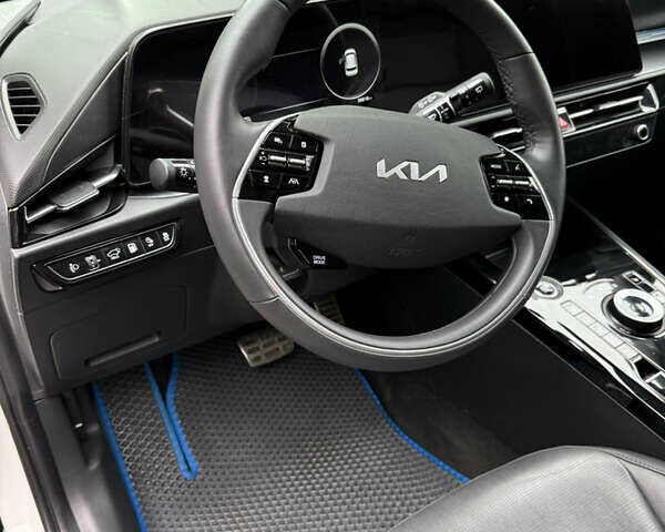 Білий Кіа Niro, об'ємом двигуна 1.58 л та пробігом 40 тис. км за 35000 $, фото 9 на Automoto.ua