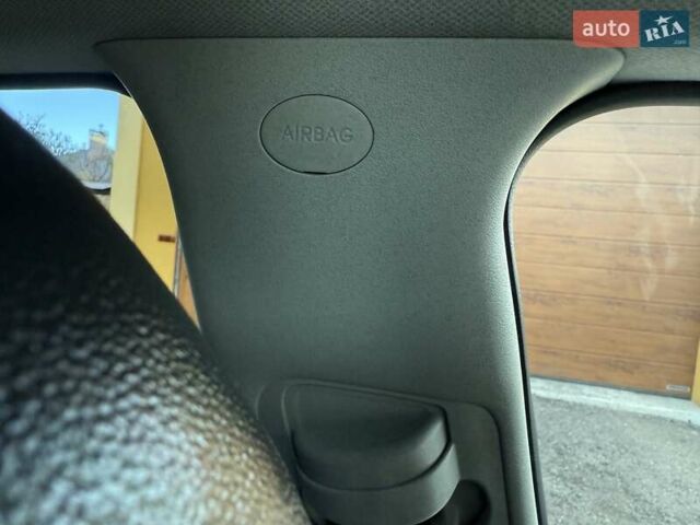 Белый Киа Niro, объемом двигателя 0 л и пробегом 94 тыс. км за 21900 $, фото 103 на Automoto.ua