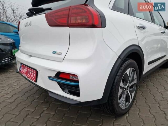 Білий Кіа Niro, об'ємом двигуна 0 л та пробігом 107 тис. км за 20600 $, фото 12 на Automoto.ua