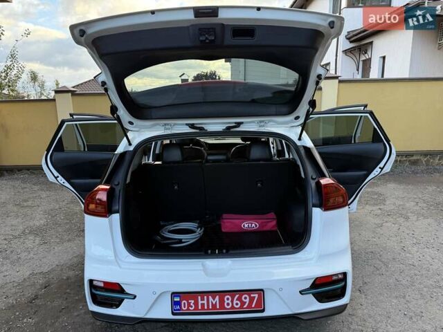 Белый Киа Niro, объемом двигателя 0 л и пробегом 94 тыс. км за 21900 $, фото 64 на Automoto.ua