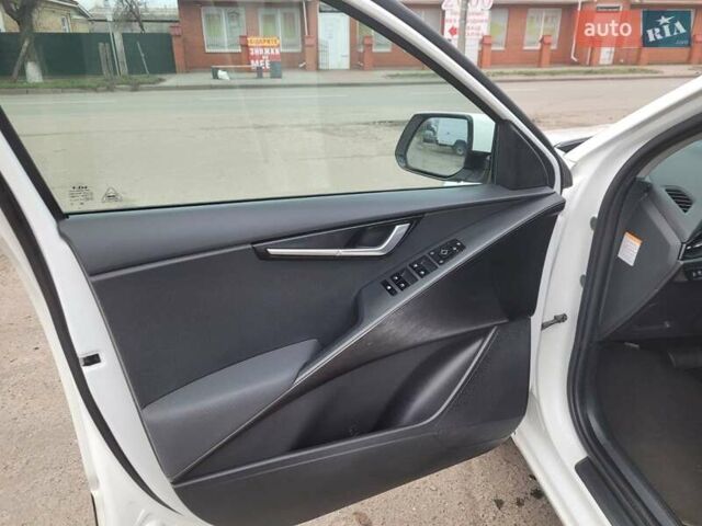 Белый Киа Niro, объемом двигателя 0 л и пробегом 107 тыс. км за 22700 $, фото 14 на Automoto.ua