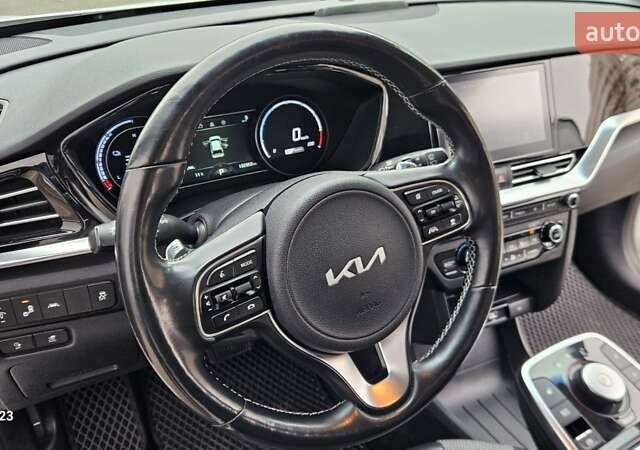 Белый Киа Niro, объемом двигателя 0 л и пробегом 131 тыс. км за 19999 $, фото 22 на Automoto.ua