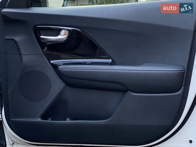 Белый Киа Niro, объемом двигателя 0 л и пробегом 21 тыс. км за 21999 $, фото 52 на Automoto.ua