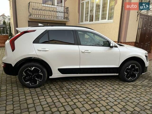 Білий Кіа Niro, об'ємом двигуна 0 л та пробігом 90 тис. км за 25300 $, фото 10 на Automoto.ua