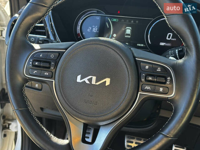 Білий Кіа Niro, об'ємом двигуна 0 л та пробігом 44 тис. км за 23900 $, фото 35 на Automoto.ua