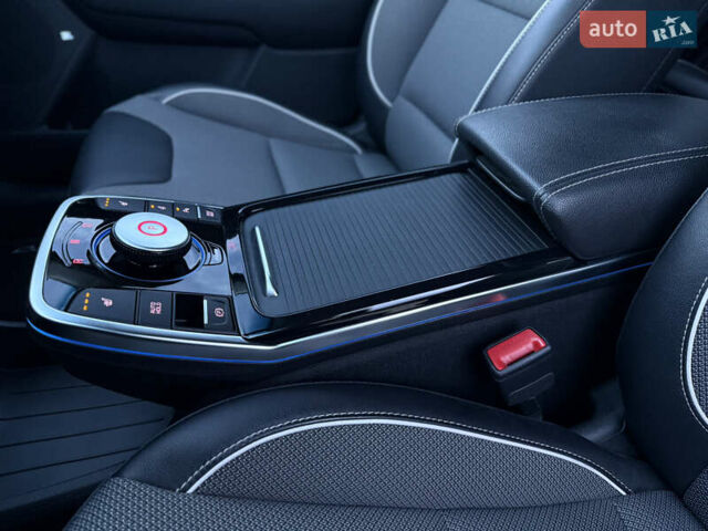 Білий Кіа Niro, об'ємом двигуна 0 л та пробігом 44 тис. км за 24500 $, фото 5 на Automoto.ua