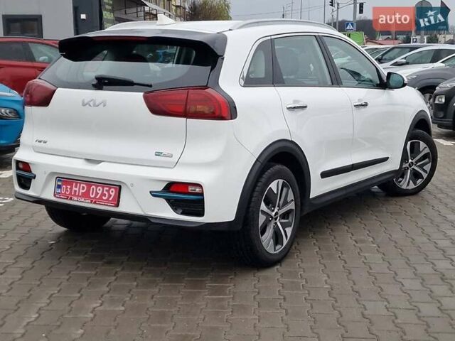 Білий Кіа Niro, об'ємом двигуна 0 л та пробігом 107 тис. км за 20600 $, фото 11 на Automoto.ua