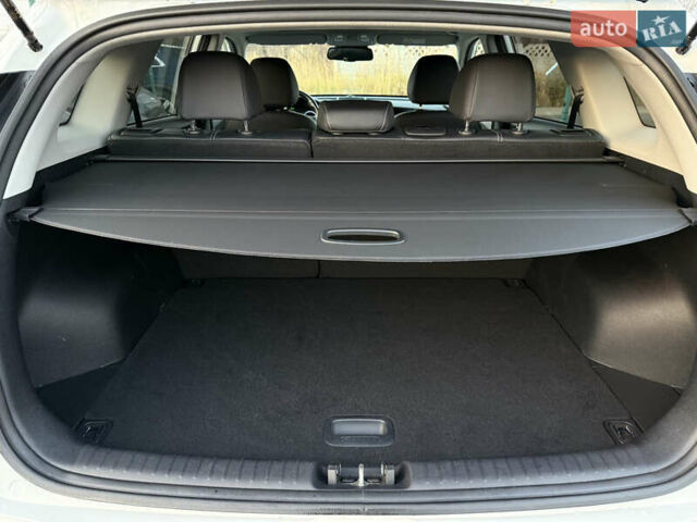 Белый Киа Niro, объемом двигателя 0 л и пробегом 53 тыс. км за 24400 $, фото 79 на Automoto.ua