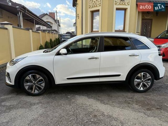 Белый Киа Niro, объемом двигателя 0 л и пробегом 94 тыс. км за 21900 $, фото 3 на Automoto.ua