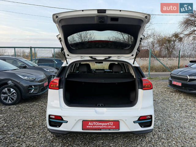 Белый Киа Niro, объемом двигателя 0 л и пробегом 53 тыс. км за 24400 $, фото 78 на Automoto.ua