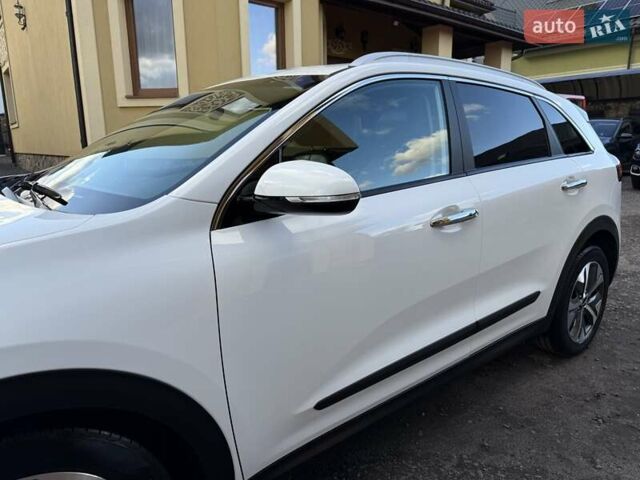 Белый Киа Niro, объемом двигателя 0 л и пробегом 94 тыс. км за 21900 $, фото 28 на Automoto.ua