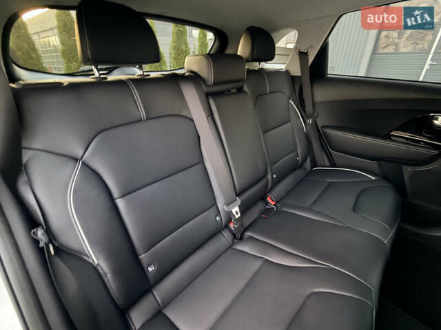 Білий Кіа Niro, об'ємом двигуна 0 л та пробігом 30 тис. км за 24700 $, фото 26 на Automoto.ua