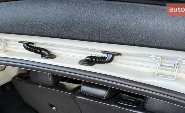 Белый Киа Niro, объемом двигателя 0 л и пробегом 94 тыс. км за 21900 $, фото 125 на Automoto.ua