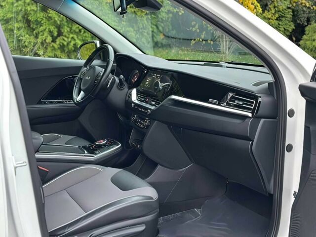 Белый Киа Niro, объемом двигателя 0 л и пробегом 10 тыс. км за 12500 $, фото 11 на Automoto.ua