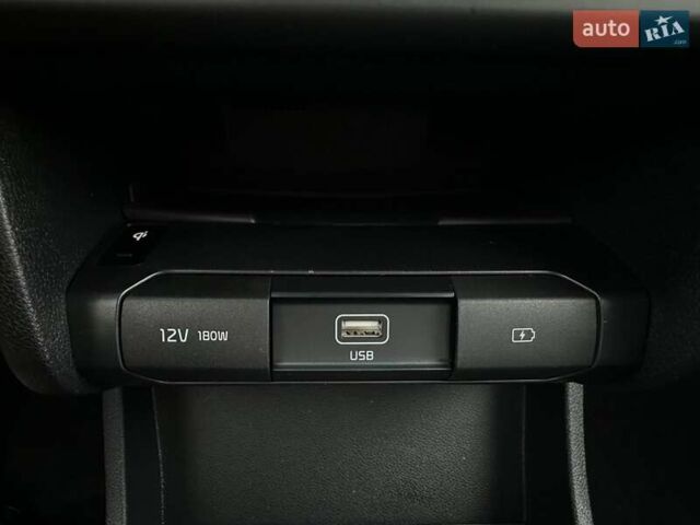 Белый Киа Niro, объемом двигателя 0 л и пробегом 47 тыс. км за 24900 $, фото 73 на Automoto.ua