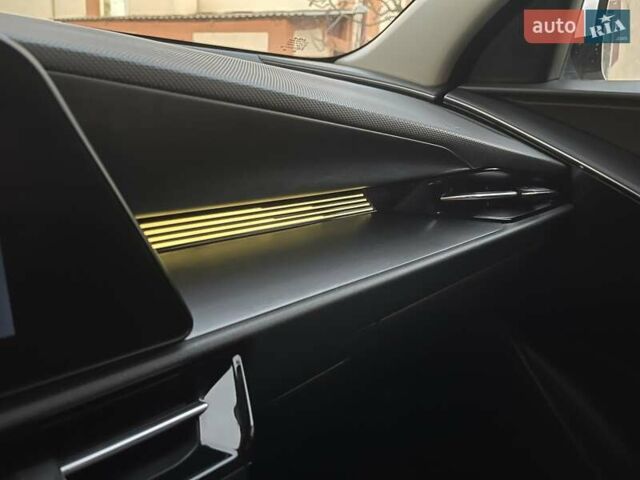 Білий Кіа Niro, об'ємом двигуна 0 л та пробігом 90 тис. км за 25300 $, фото 38 на Automoto.ua