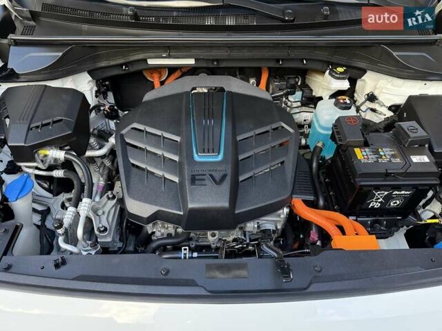 Белый Киа Niro, объемом двигателя 0 л и пробегом 94 тыс. км за 21900 $, фото 49 на Automoto.ua