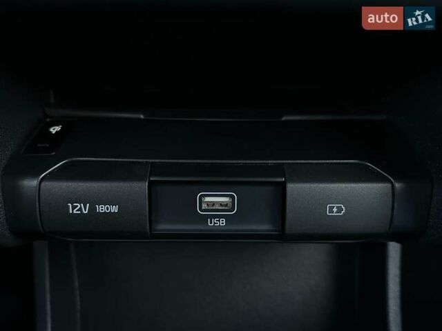 Білий Кіа Niro, об'ємом двигуна 0 л та пробігом 59 тис. км за 24900 $, фото 14 на Automoto.ua