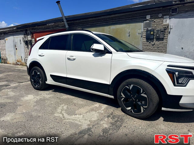 Белый Киа Niro, объемом двигателя 0.15 л и пробегом 58 тыс. км за 23500 $, фото 2 на Automoto.ua