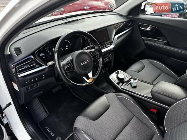 Белый Киа Niro, объемом двигателя 0 л и пробегом 58 тыс. км за 24300 $, фото 13 на Automoto.ua