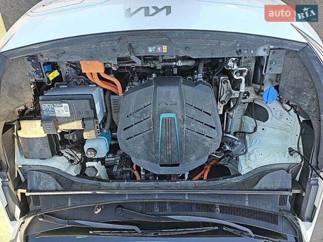 Білий Кіа Niro, об'ємом двигуна 0 л та пробігом 112 тис. км за 13000 $, фото 11 на Automoto.ua