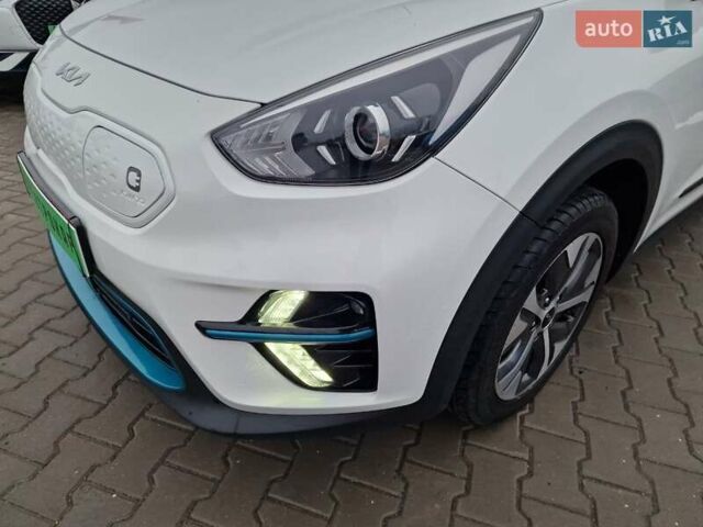 Білий Кіа Niro, об'ємом двигуна 0 л та пробігом 107 тис. км за 20600 $, фото 1 на Automoto.ua