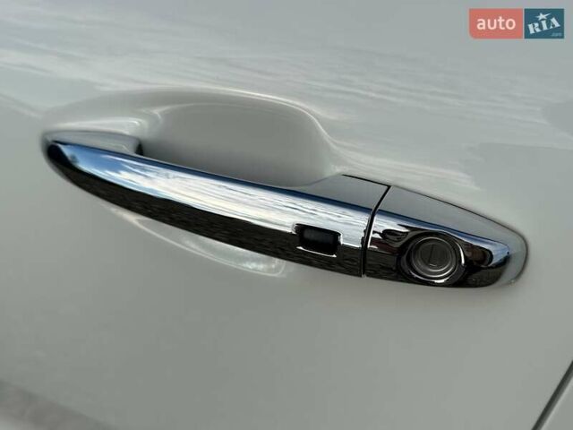 Білий Кіа Niro, об'ємом двигуна 0 л та пробігом 31 тис. км за 24800 $, фото 17 на Automoto.ua